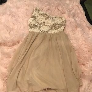 One shoulder dress medium but small